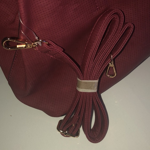 Main Street Market Canvas Burgundy Handbag - Picture 5 of 7